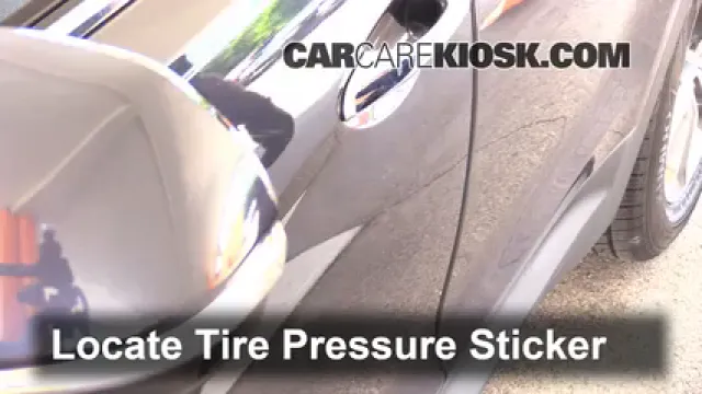 2013 Hyundai Santa Fe GLS 3.3L V6 Pneus et roues Vérifier la pression des pneus